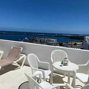 Mirador Del Muelle House Ostello Órzola