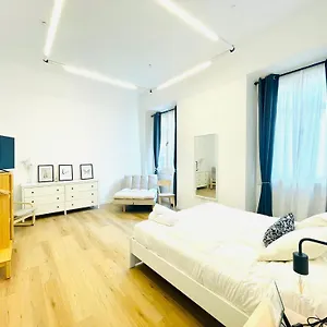 Larios Ostello Málaga